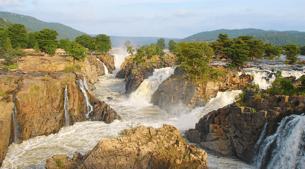A stunning Hogenakkal waterfall in India, showcasing the natural beauty.