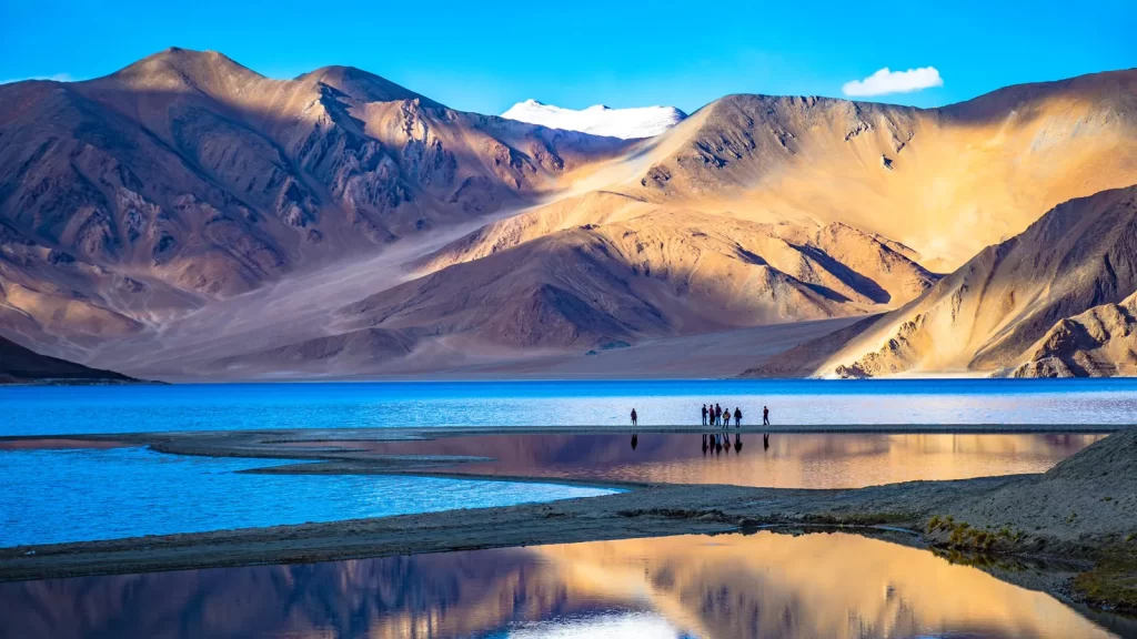 ladakh pangong view